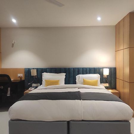 Clubway Grand A Boutique Hotel Jorhat Ngoại thất bức ảnh