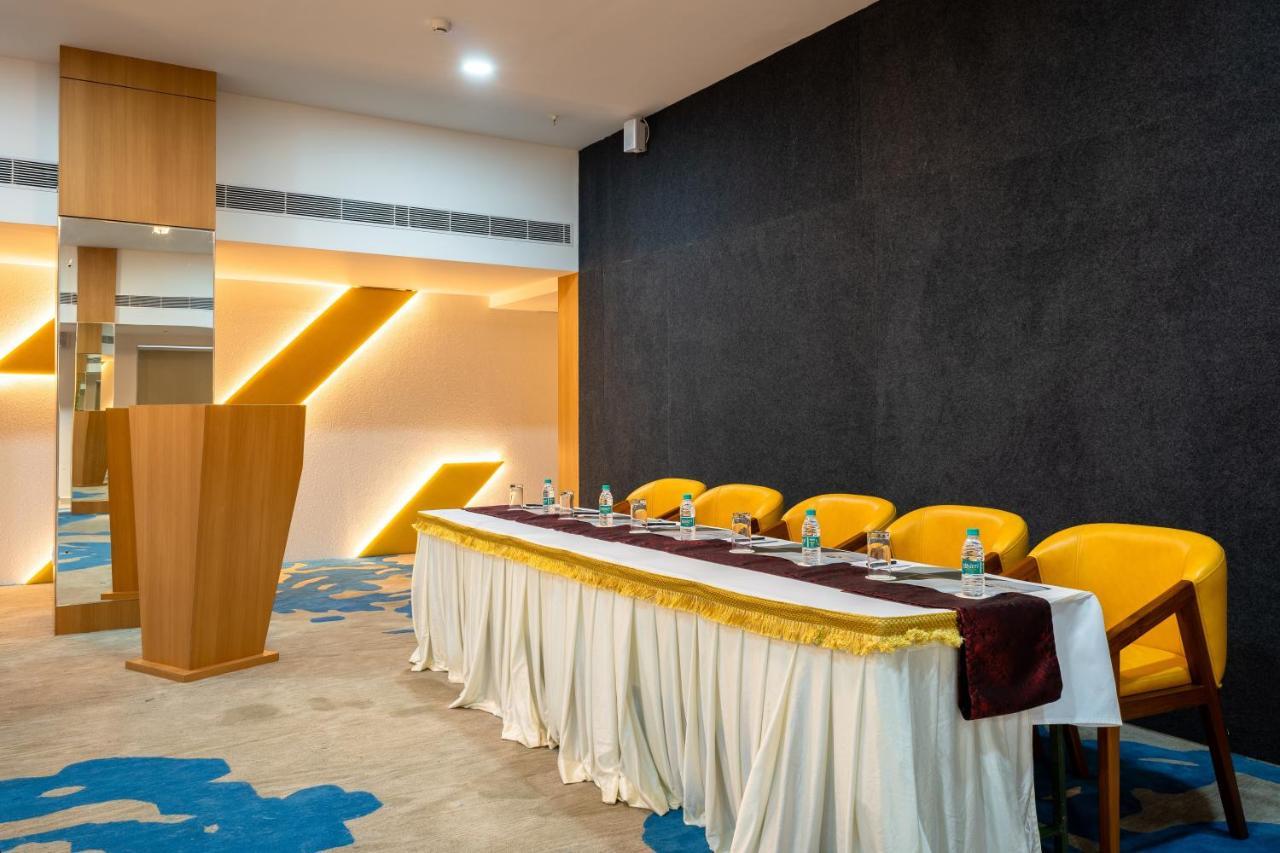 Clubway Grand A Boutique Hotel Jorhat Ngoại thất bức ảnh