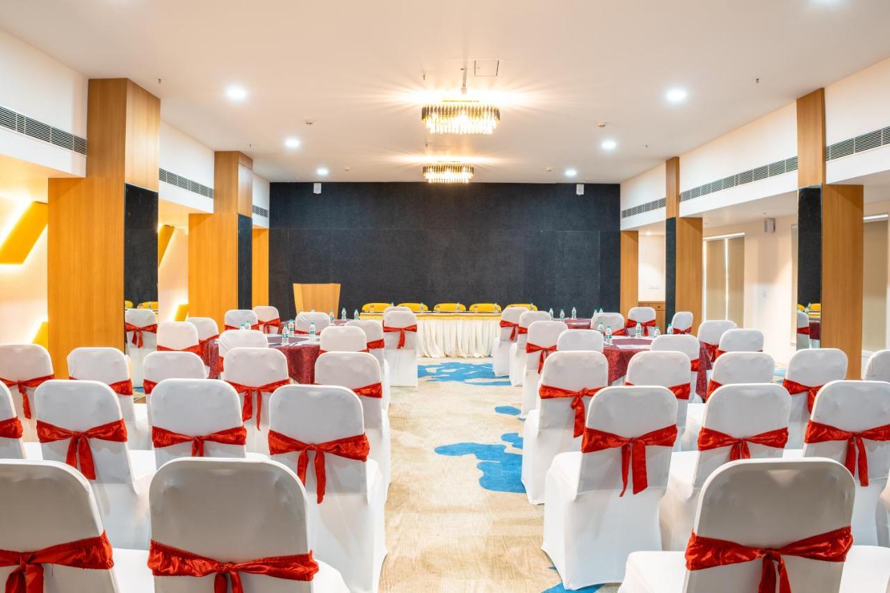 Clubway Grand A Boutique Hotel Jorhat Ngoại thất bức ảnh