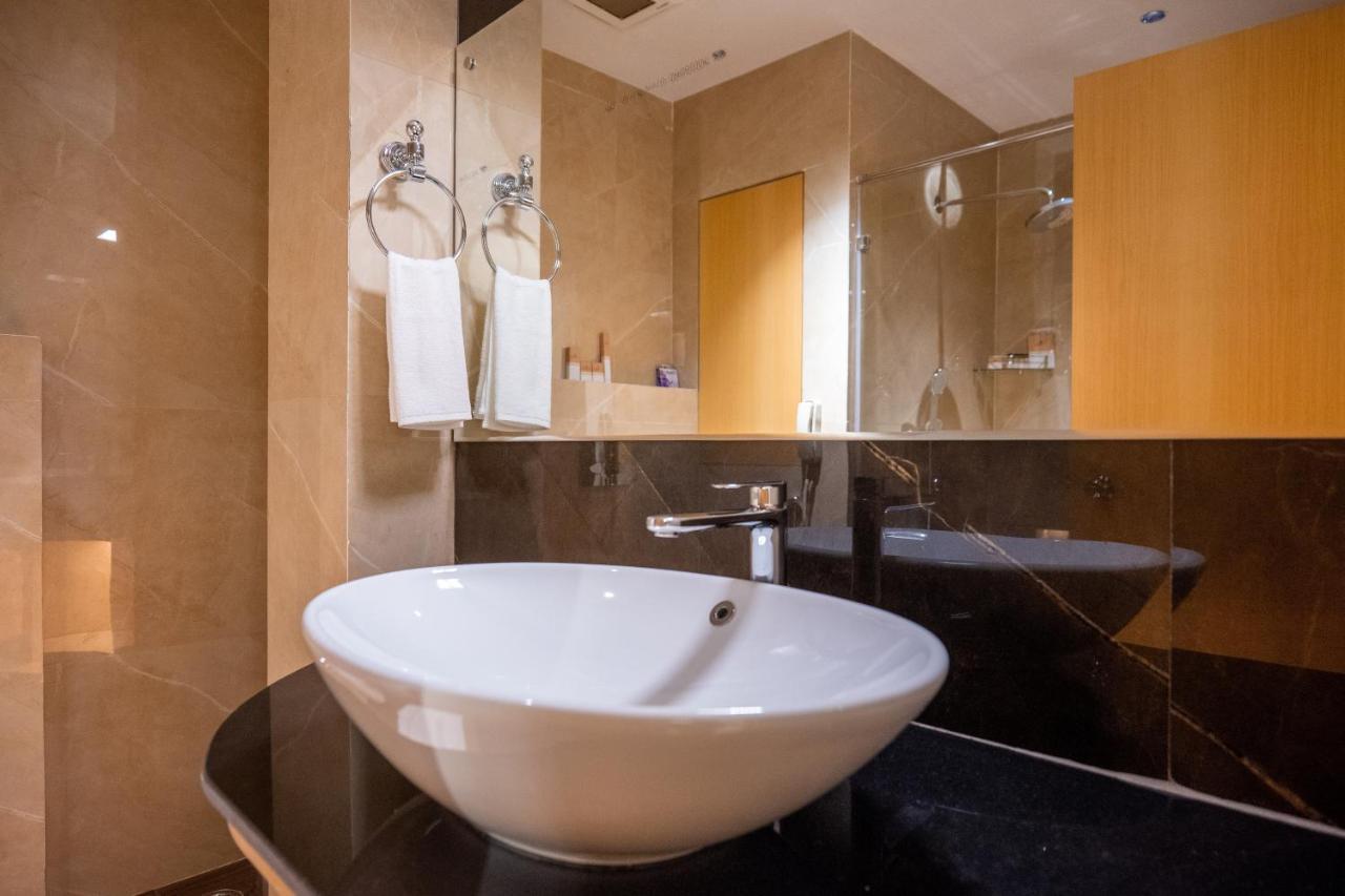 Clubway Grand A Boutique Hotel Jorhat Ngoại thất bức ảnh