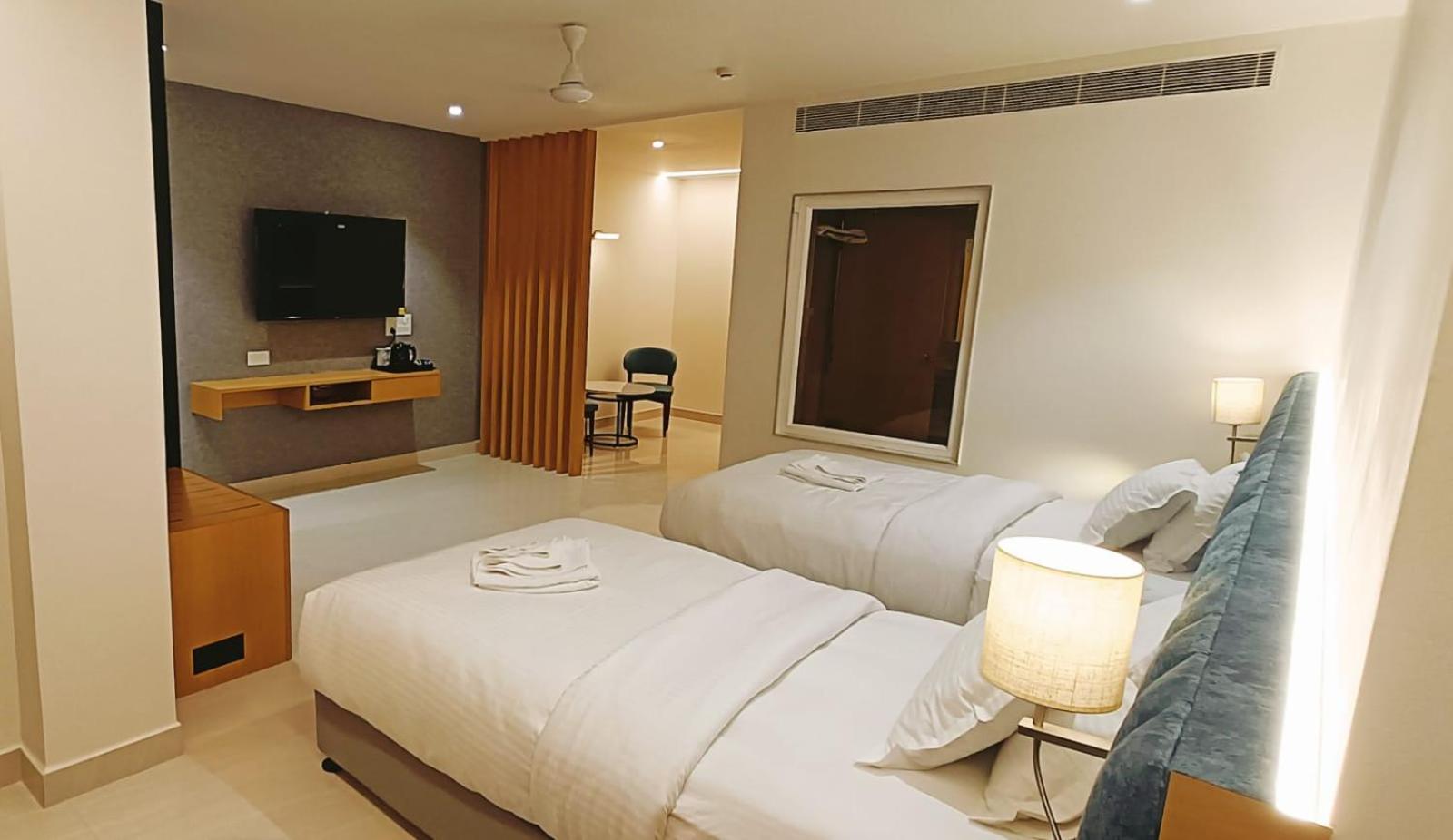 Clubway Grand A Boutique Hotel Jorhat Ngoại thất bức ảnh